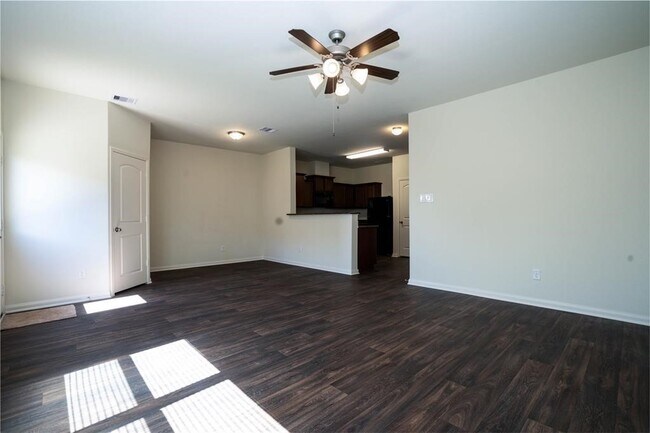 Building Photo - 208 Autumn Berry Ln