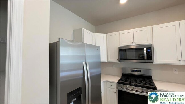 Building Photo - 1137 Martin Rd