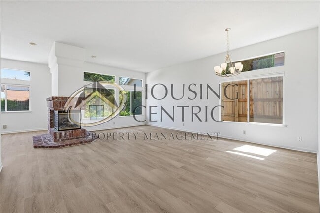 Building Photo - Beautiful Single Story Rental in the Heart of Folsom