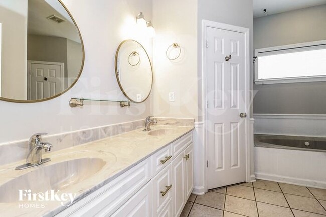 Building Photo - 8580 Griffin Park Dr