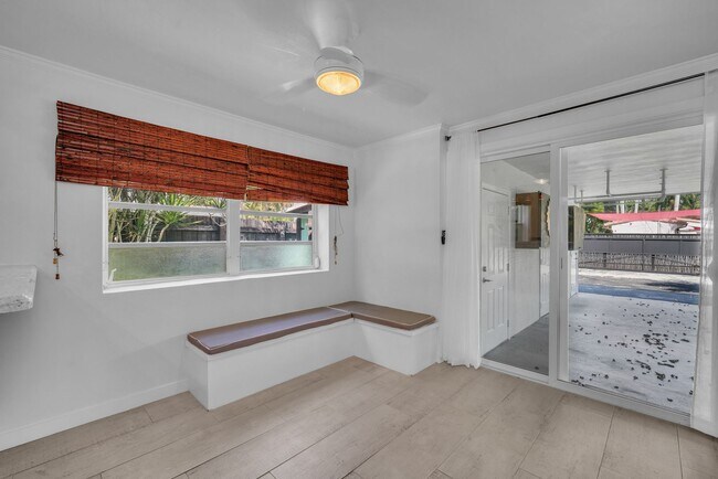 Building Photo - Beautiful home in quiet neighborhood