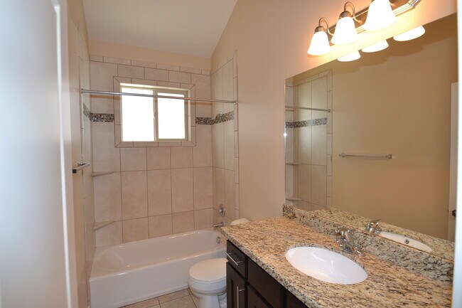 Building Photo - Cozy 2 Bedroom 2 Bath Home in Midvale!!!