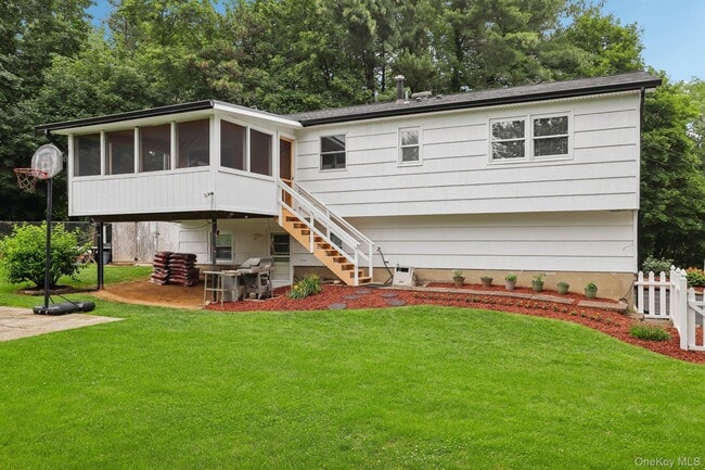 Building Photo - 118 Standish Dr