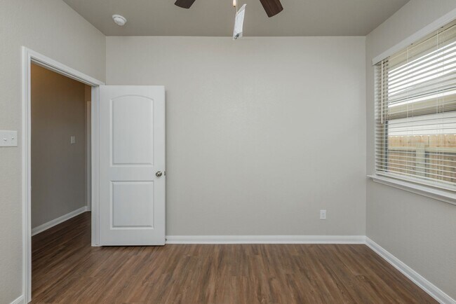 Building Photo - Beautifully designed and thoughtfully main...