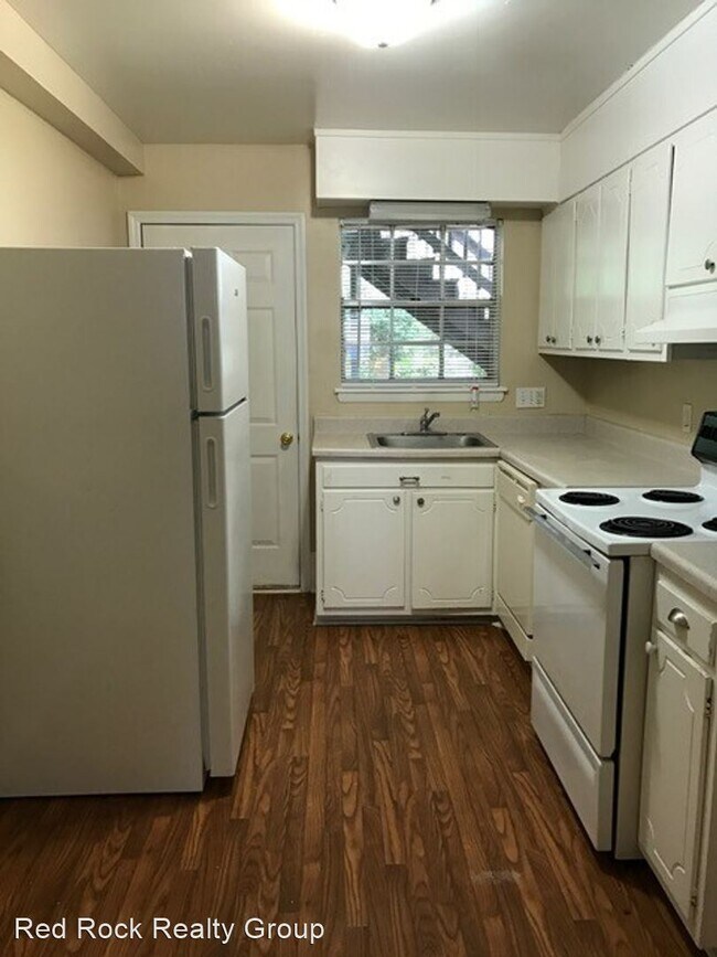 Primary Photo - 3235-3299 Warringwood Dr