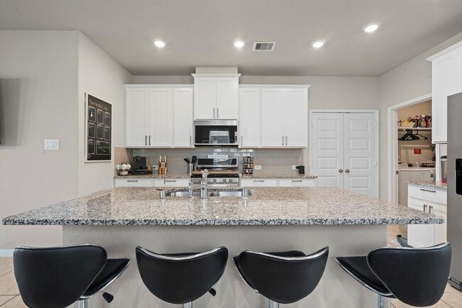 Building Photo - 18841 Amaro Hills Dr