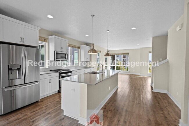 Building Photo - 17325 SW Goldcrest Ln