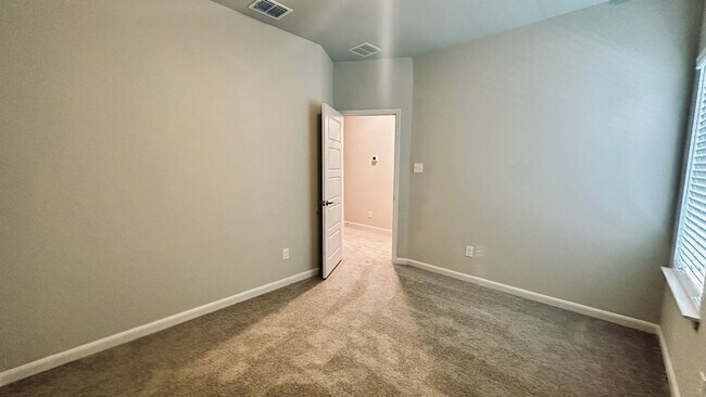 Building Photo - Newly Built Duplex on the Far West Side!