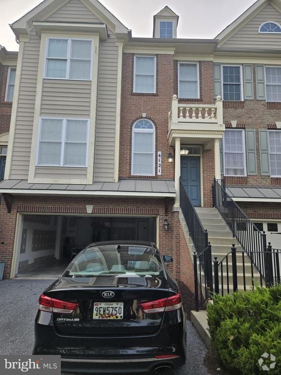 Building Photo - 4121 Chariot Way