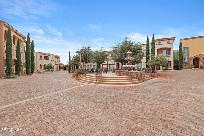 Building Photo - 6350 Escondido Dr