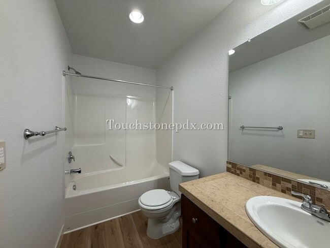 Building Photo - 16316 SE Scoria Ln