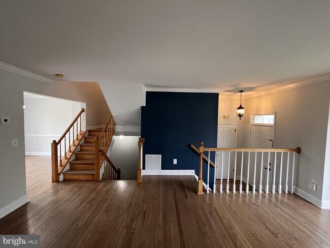 Building Photo - 3762 Farmland Dr