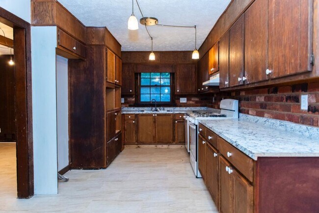 Building Photo - 8288 Webb Rd