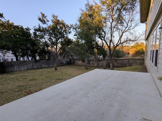 Building Photo - 1601 Lions Den