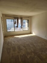 Building Photo - 539 S Serrano Ave