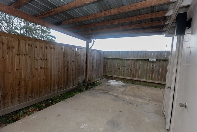 Building Photo - 708 Staitti St