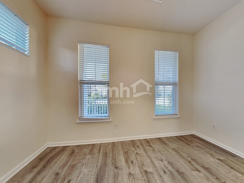 Building Photo - 306 Peters Creek Dr