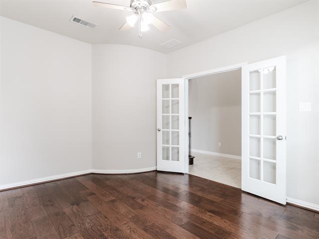 Building Photo - 10901 Capri Dr