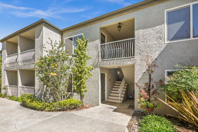 Building Photo - Stunning, Serene, 2-Bed, 2-Bath Condo in highly sought after Del Cerro area in San Diego CA