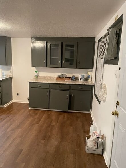 Building Photo - 1815 east Third Street