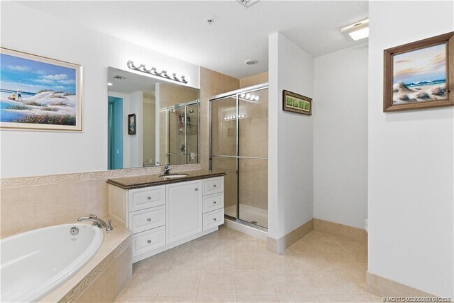 Building Photo - 1 Harbour Isle Dr E