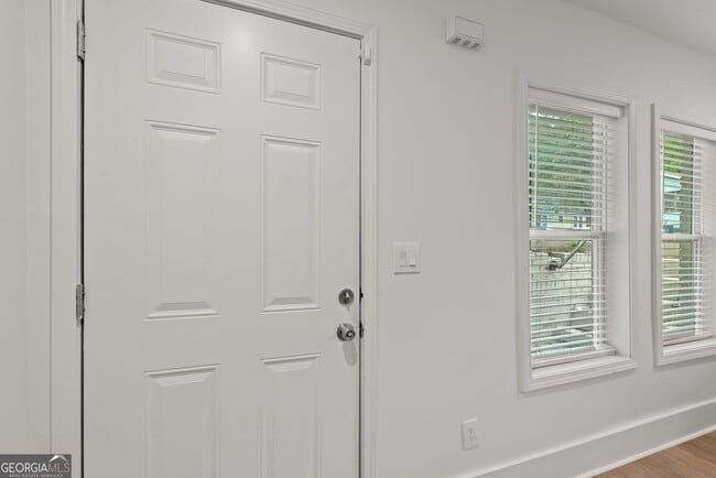 Building Photo - 636 Francis Pl NW