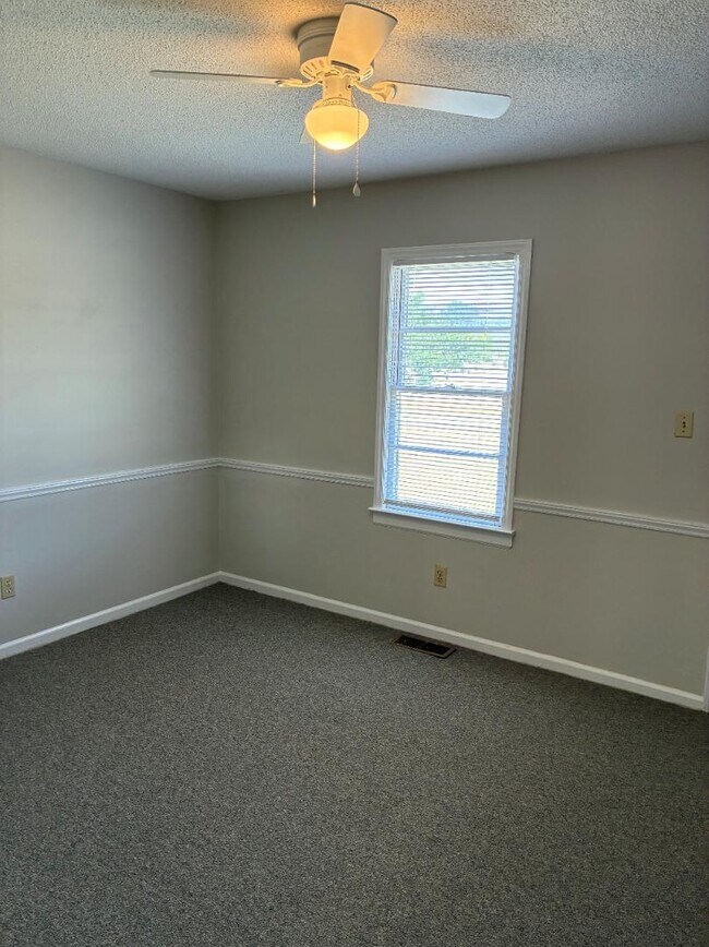 Building Photo - 2105 Cotton Cir