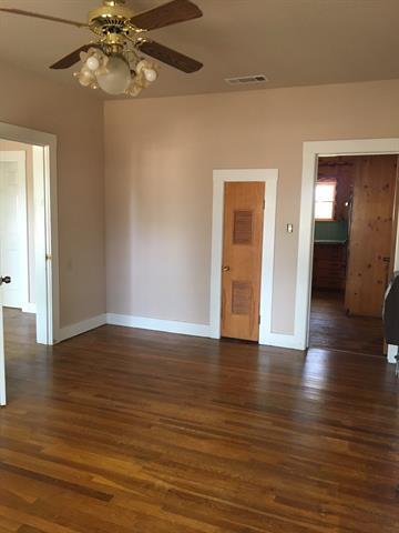 Building Photo - 1390 FM 1187