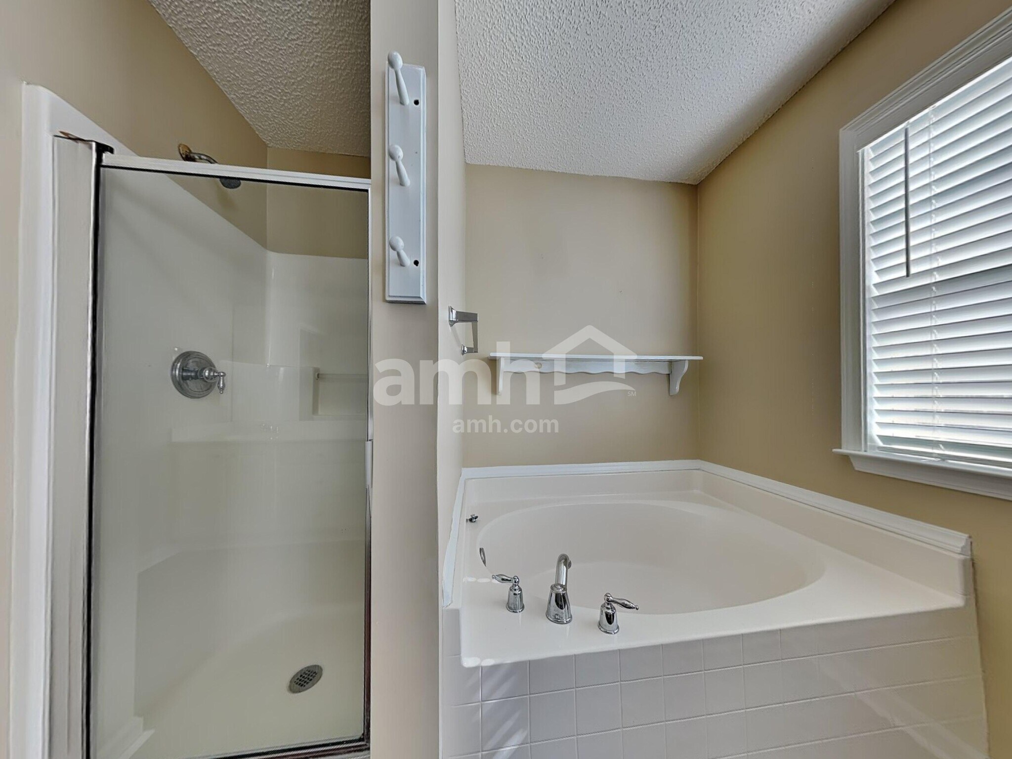 Building Photo - 620 College Park Cir