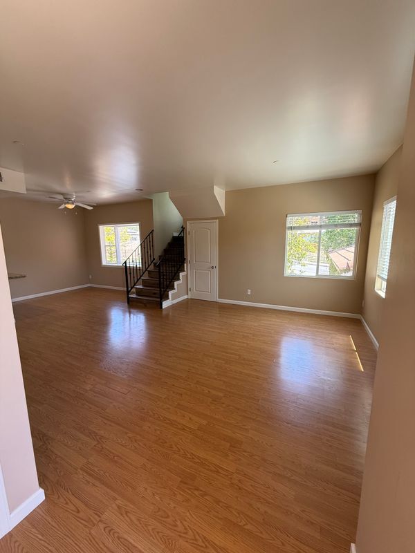 Building Photo - 1769 Los Feliz Dr