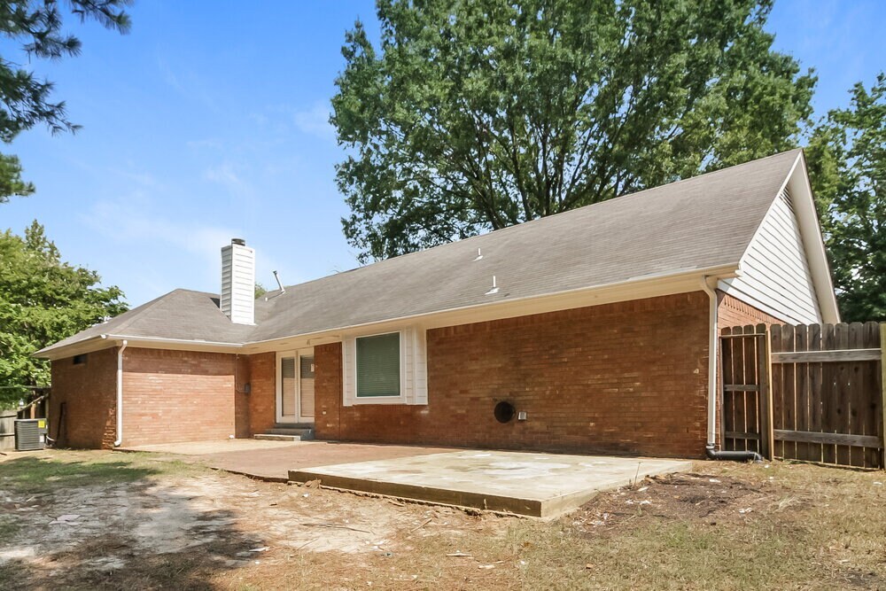 Building Photo - 1365 Sandy Stone Ln
