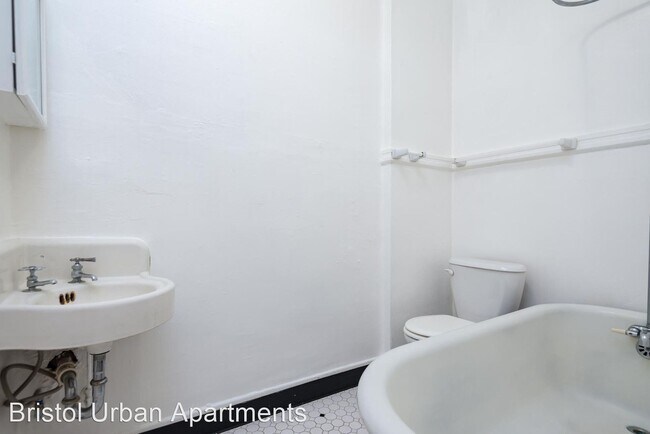 Building Photo - 2190 W Burnside St