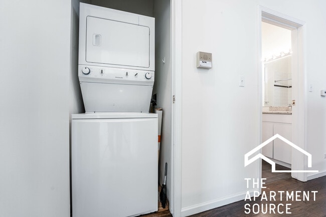 Building Photo - 2636 N Halsted St