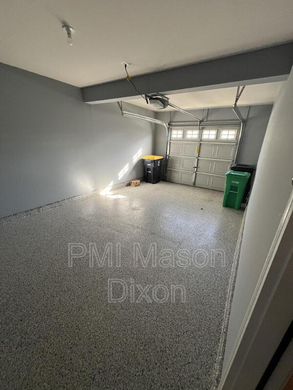 Building Photo - 9105 Fox Stream Way