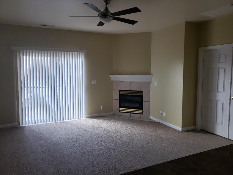 Building Photo - Snyder Avenue Townhomes