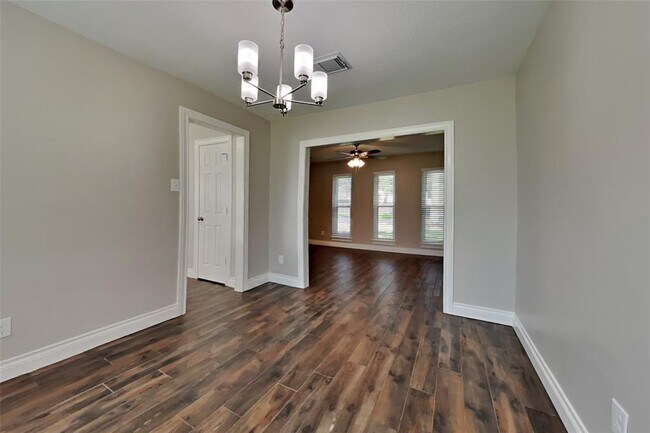 Building Photo - 2638 Brookdale Dr