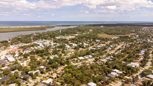 Building Photo - Davis Shores 3/2 Single Family Home
