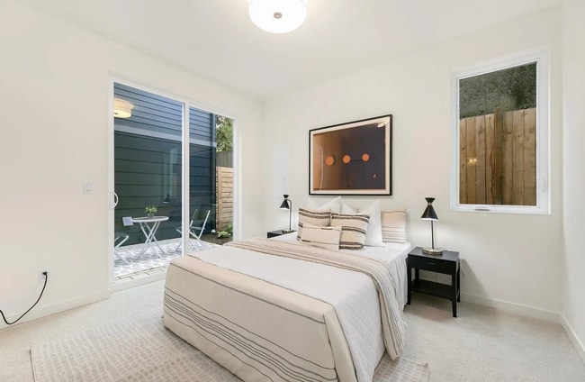 Building Photo - Modern & Tranquil Townhome in Seattle's Central District City Views, Rooftop Deck & Prime Locatio...