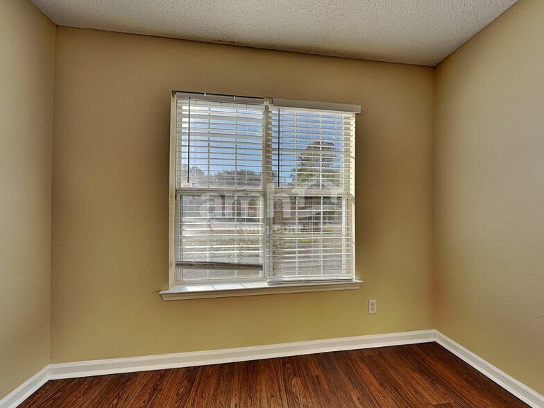 Building Photo - 106 Habitat Dr