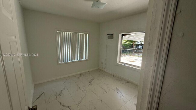 Building Photo - 836 NW 29th Terrace