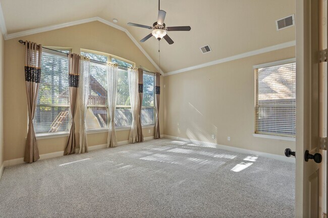 Building Photo - 166 Lindenberry Cir