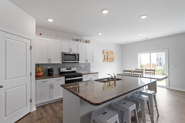 Building Photo - Spacious 5 BR for Rent in Wendall-Availabl...