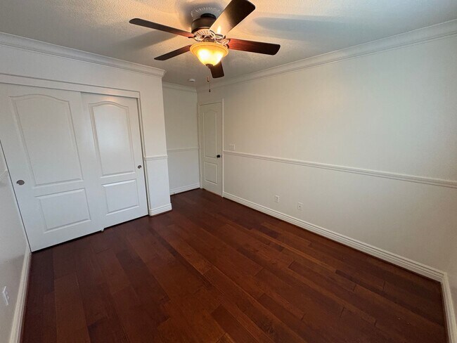 Building Photo - Two story home in NW Visalia Rent Ready!