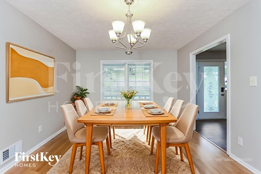 Building Photo - 3120 Oak Dr