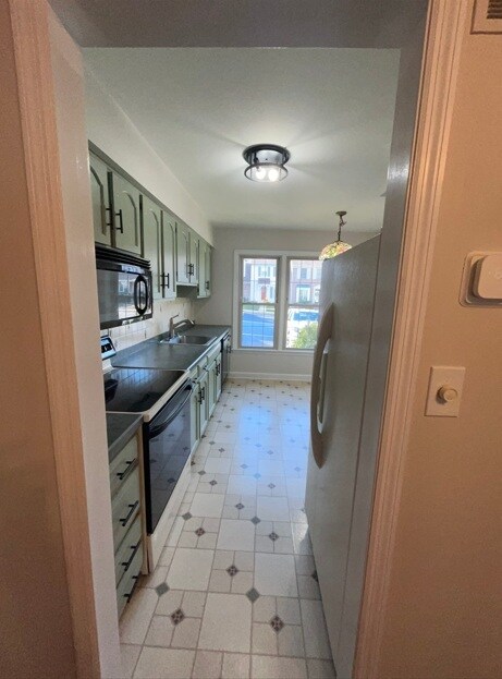 Building Photo - 713 Chimney Hill Ln