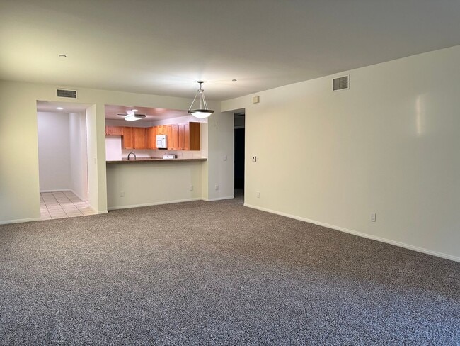 Building Photo - Spacious 2bed2bath Newly Renovated condo, Ready got Move In! adjacent to Warner Center/Woodland H...