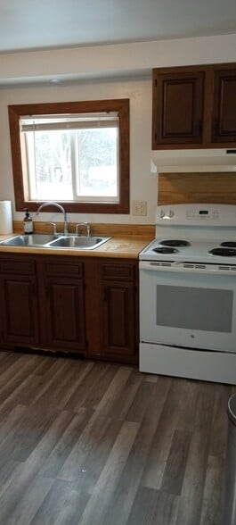 Building Photo - 2635 Shorehaven Ln