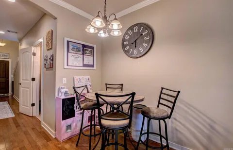 Building Photo - 204 Tivoli Ln