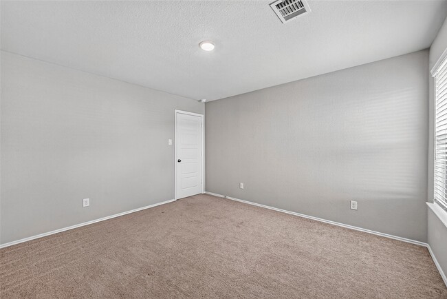 Building Photo - 21522 Autumn Summit St