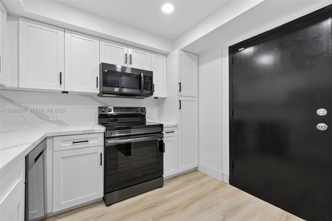 Building Photo - 13155 Ixora Ct